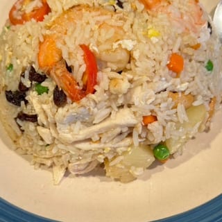 Pineapple Fried Rice ข้าวผัดสับปะรด